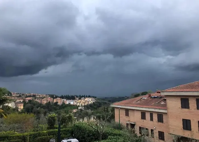 شقة Comfortable In Siena, 80 M², View سيينا